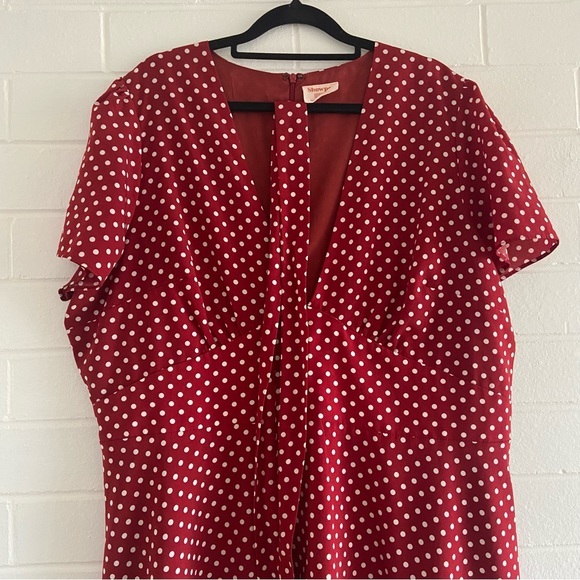 Showpo red and white polka dot dress with fabric tie  Size 20 - Picture 9 of 15
